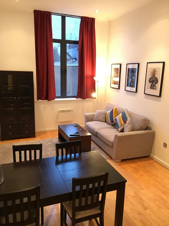 Stylish City Centre Apartment Cardiff Extérieur photo