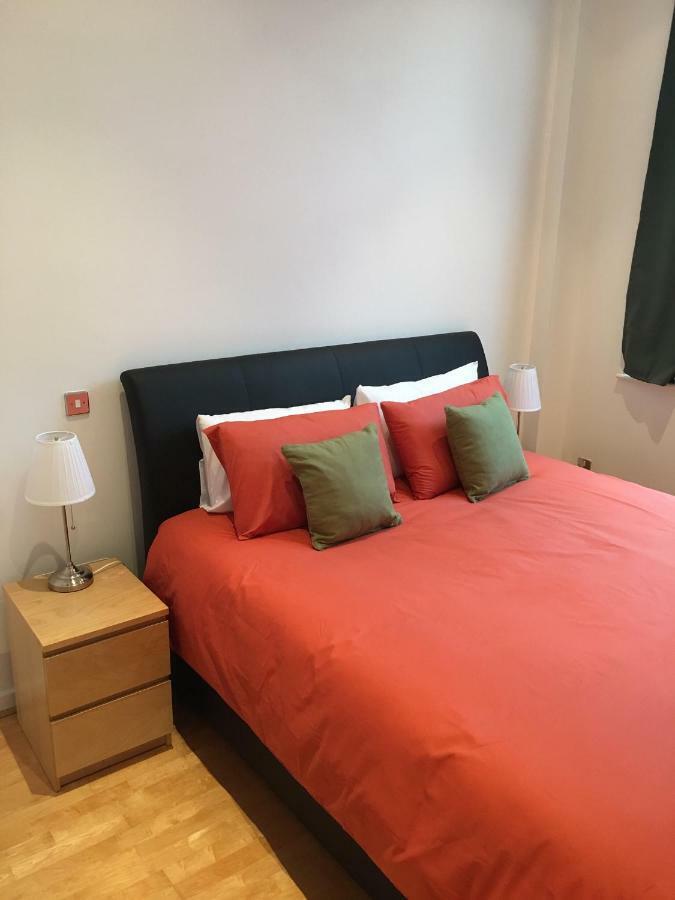 Stylish City Centre Apartment Cardiff Extérieur photo