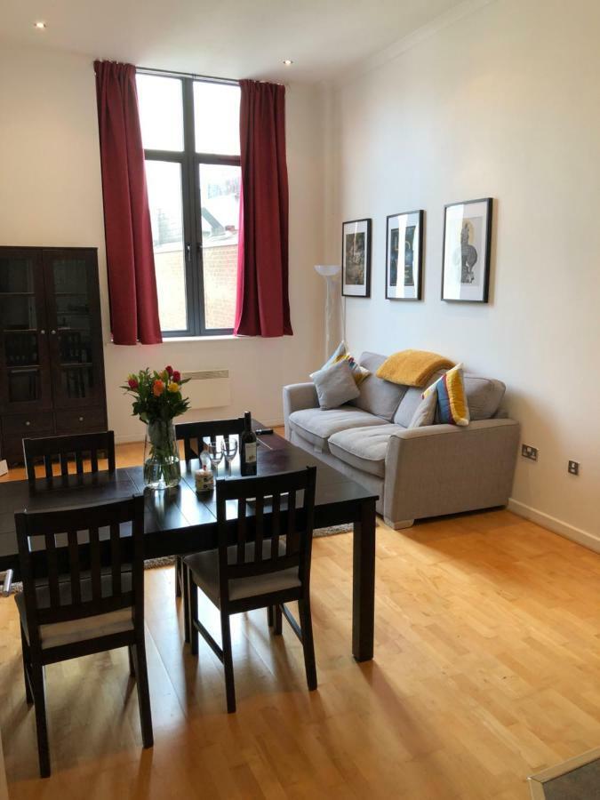 Stylish City Centre Apartment Cardiff Extérieur photo
