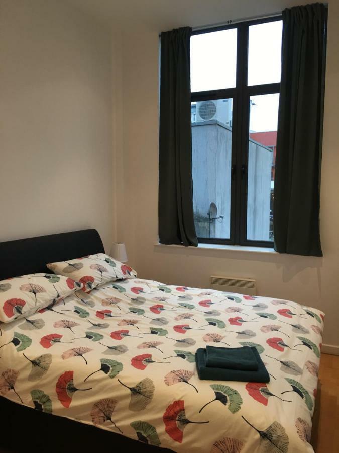 Stylish City Centre Apartment Cardiff Extérieur photo