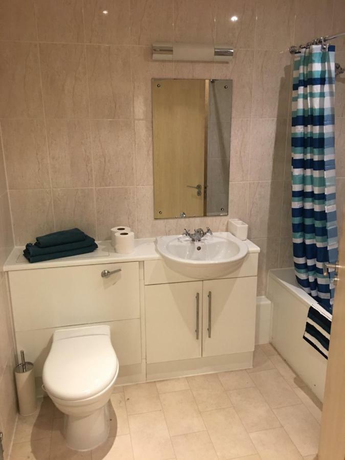 Stylish City Centre Apartment Cardiff Extérieur photo