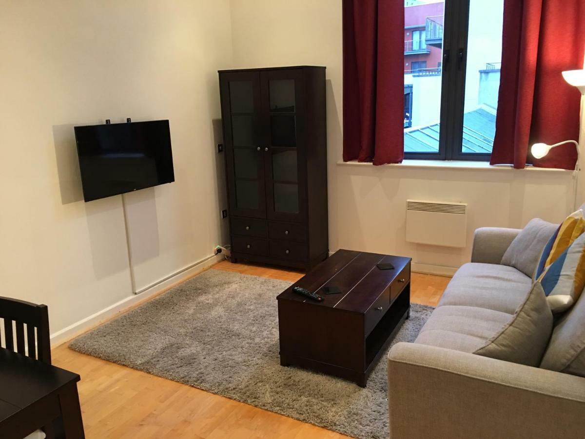 Stylish City Centre Apartment Cardiff Extérieur photo