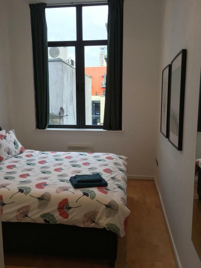 Stylish City Centre Apartment Cardiff Extérieur photo