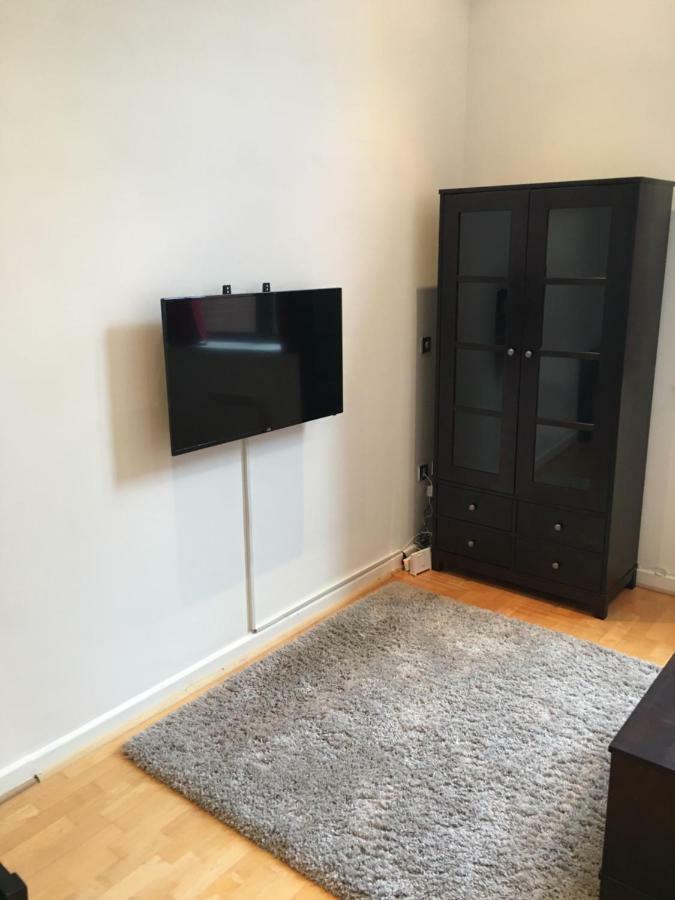 Stylish City Centre Apartment Cardiff Extérieur photo